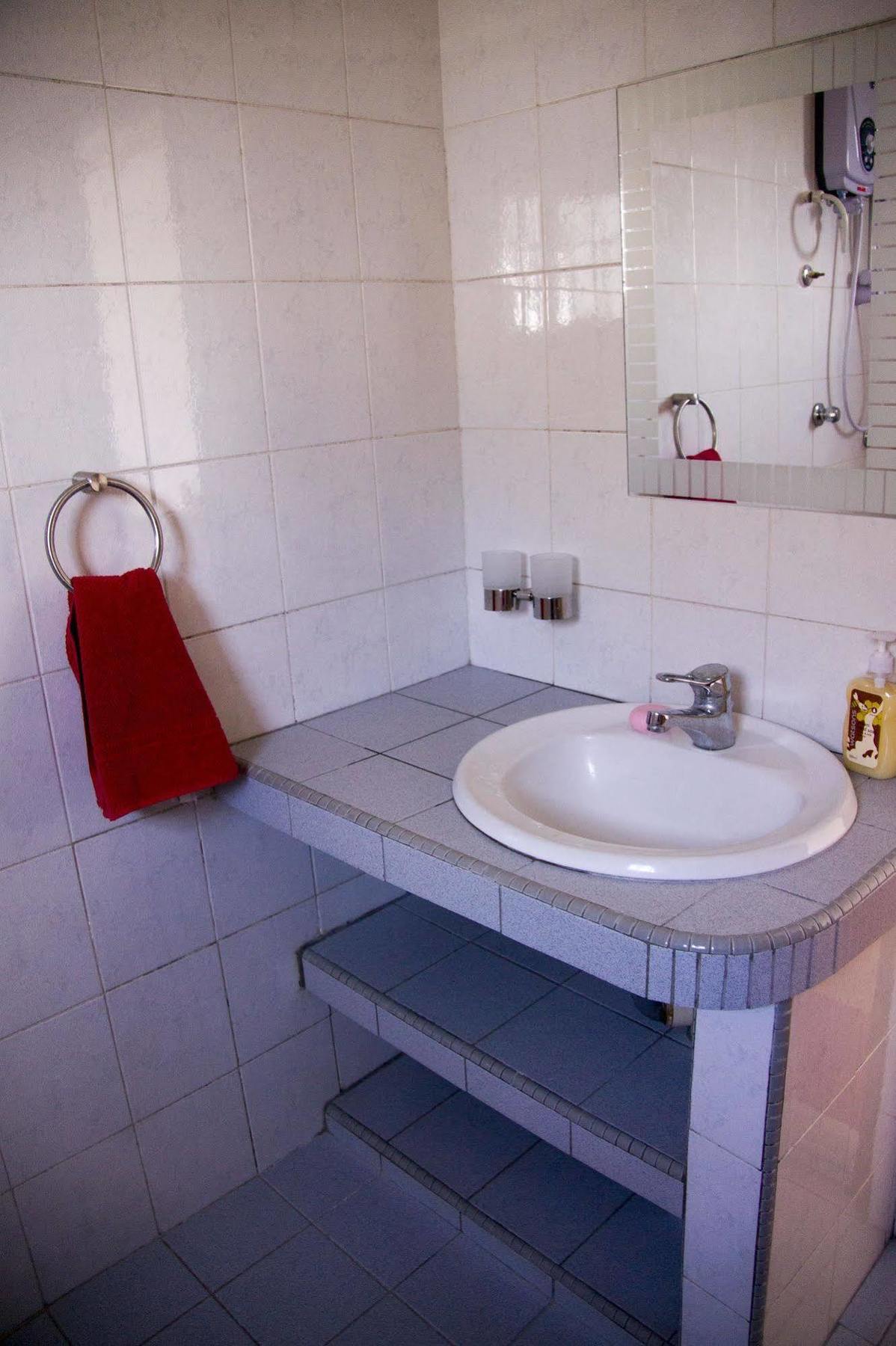 Bike And Tours Bed And Breakfast Lahad Datu Zewnętrze zdjęcie