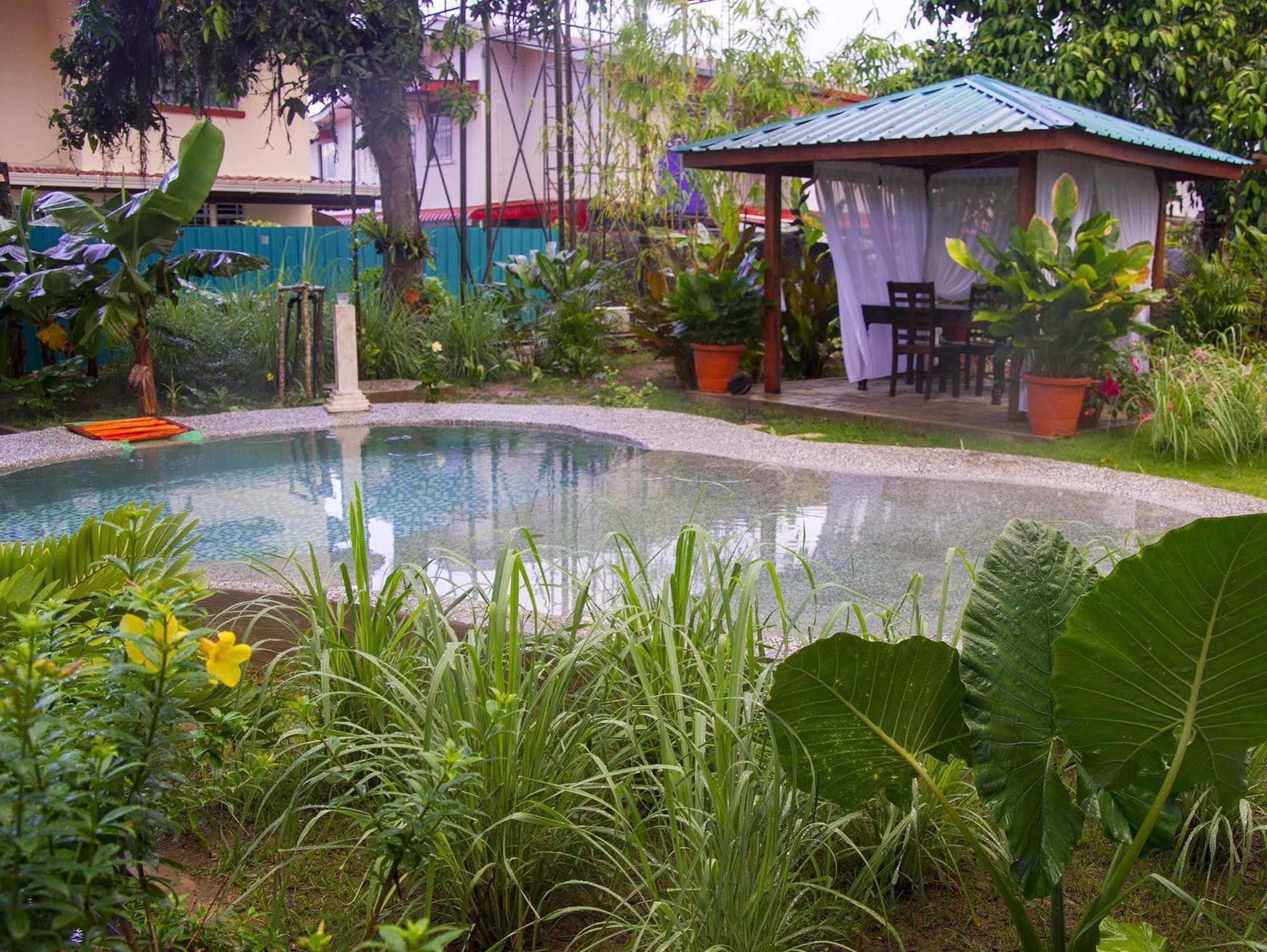 Bike And Tours Bed And Breakfast Lahad Datu Zewnętrze zdjęcie
