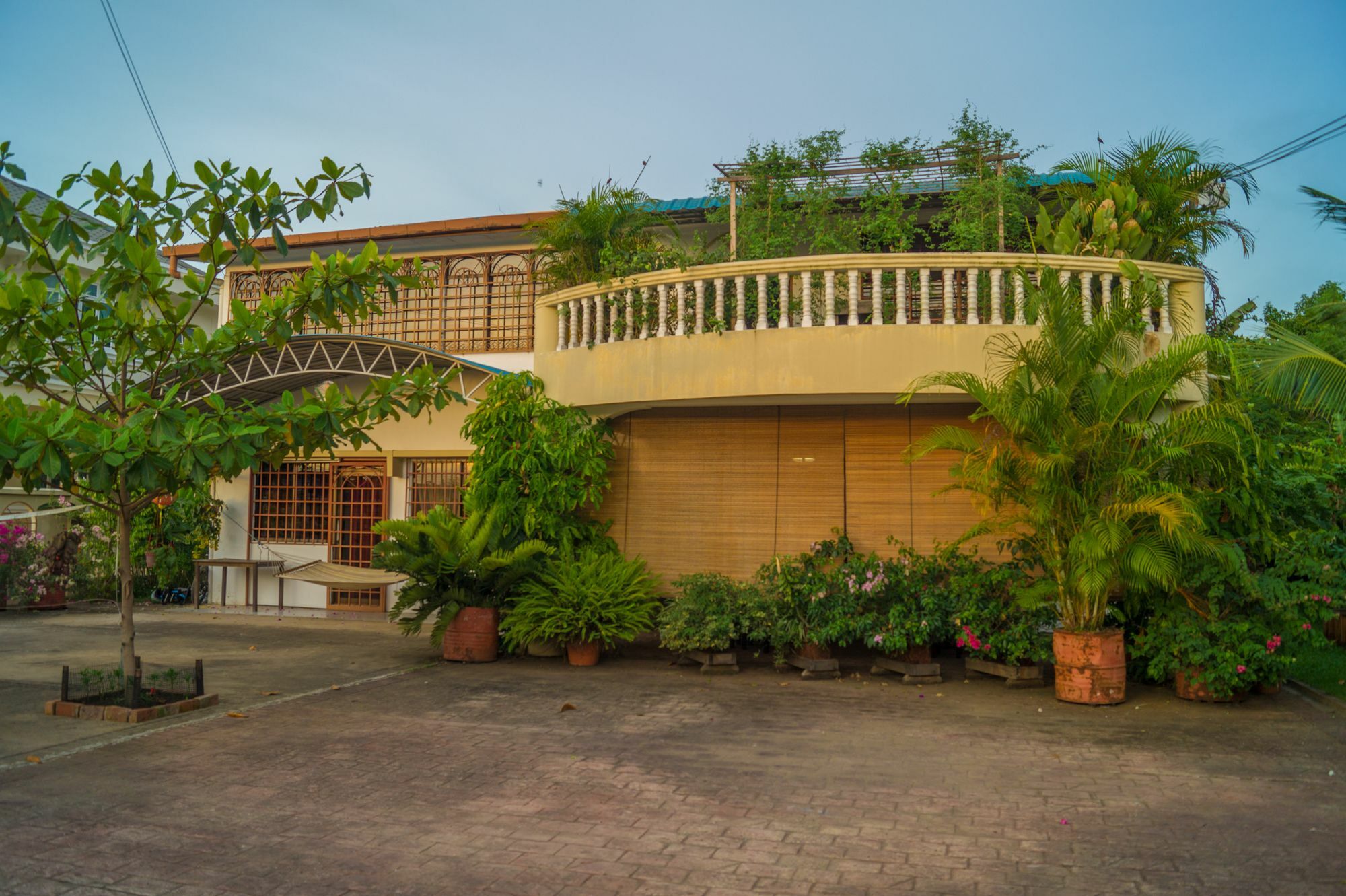 Bike And Tours Bed And Breakfast Lahad Datu Zewnętrze zdjęcie
